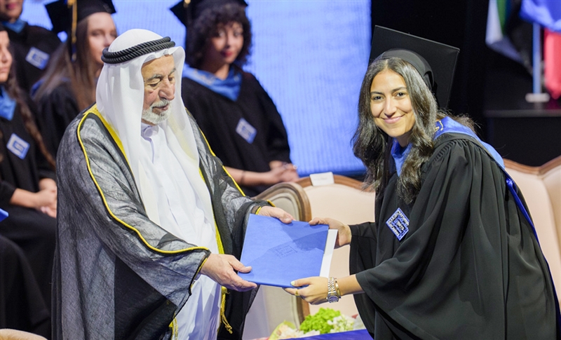 سلطان القاسمي يشهد حفل تخريج الدفعة الثالثة من طلبة «أكاديمية الفنون الأدائية»