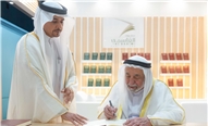 صاحب السمو حاكم الشارقة يوقع أحدث إصداراته «البرتغاليون في بحر عُمان، أحداث في حوليات من 1497م إلى 1757م» - 24  أبريل 2025