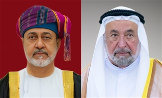 حاكم الشارقة يعزي سلطان عُمان بوفاة والدة السيدة الجليلة