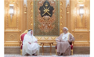 سلطان عُمان يستقبل صاحب السمو حاكم الشارقة في قصر العلم