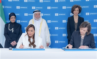 سلطان يشهد توقيع اتفاقية لرقمنة أرشيف «اليونسكو» 