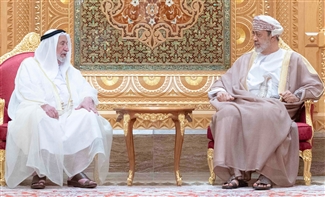 Sultan of Oman receives Ruler of Sharjah at Al Alam Palace