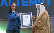 صاحب السمو حاكم الشارقة يتسلم شهادة من موسوعة «غينيس» للأرقام القياسية لمزرعة مليحة للألبان كأكبر مزرعة أبقار من سلالة «A2A2» في العالم – 24 ديسمبر 2025