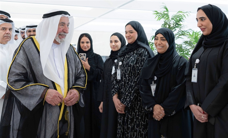 ســـــــــلطان يفتتح المجمع السكني في جامعة خورفكان