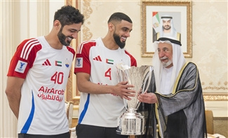 سلطان القاسمي يستقبل فريق نادي الشارقة ويكافئه بـ 20 مليون درهم